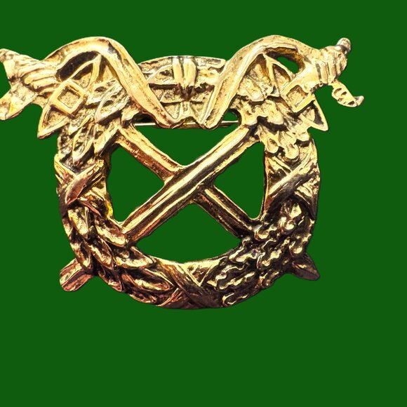 Carolee Vintage Double Sword Brooch Gold and Marked EUC - Picture 2 of 7